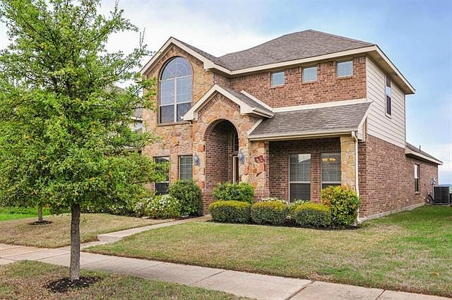 1st image of 113 Brook Hollow Ln