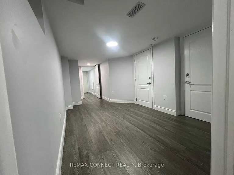 8 Evanwood Cres #BASEMENT — Photo 4