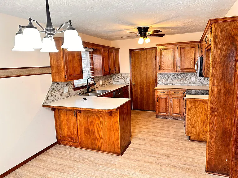 3139 W Roxbury St — Photo 3