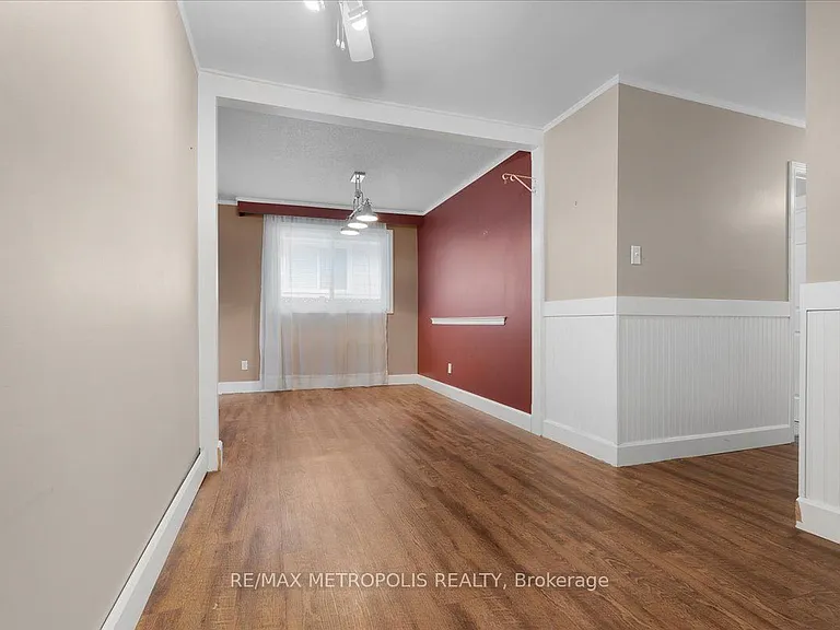23 Silver Aspen Cres #MAIN — Photo 11