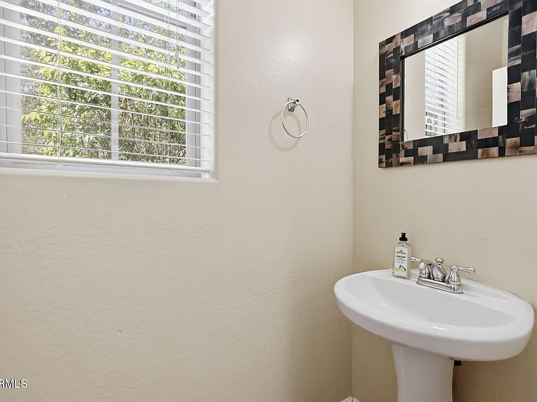 15372 W Dahlia Dr — Photo 13
