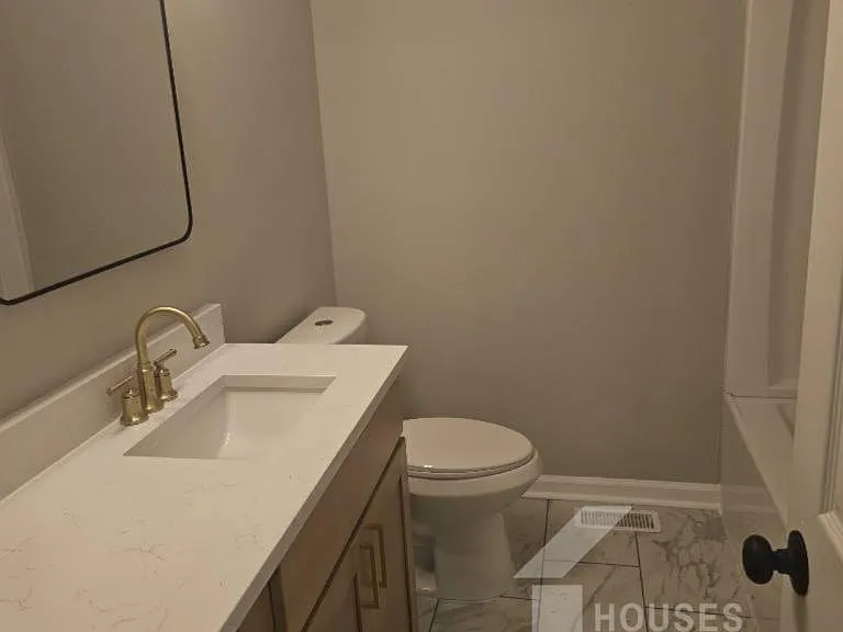 511 Hampton Ave #C101 — Photo 14