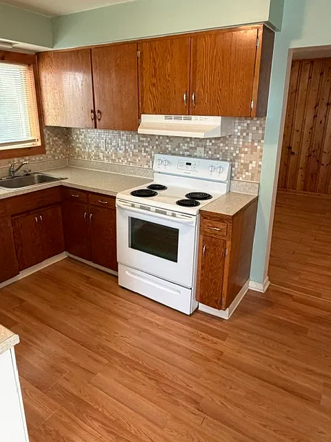 2 bed, 700 sqft, $750 — Photo 2