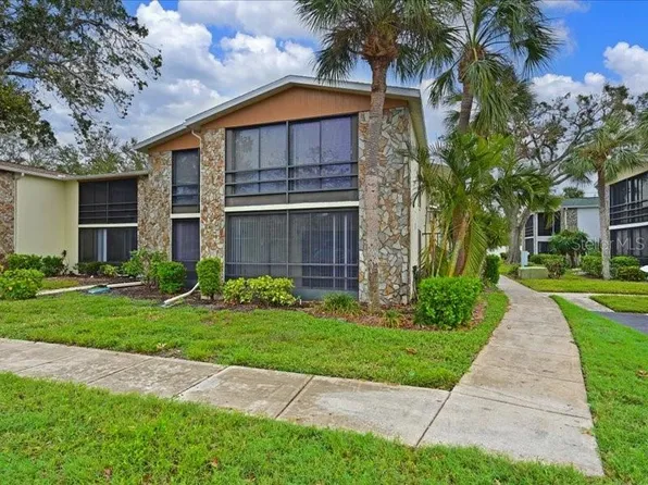 5400 34th St W APT 3D, Bradenton, FL 34210
