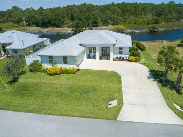 185 Day Dr, Sebastian, FL 32958