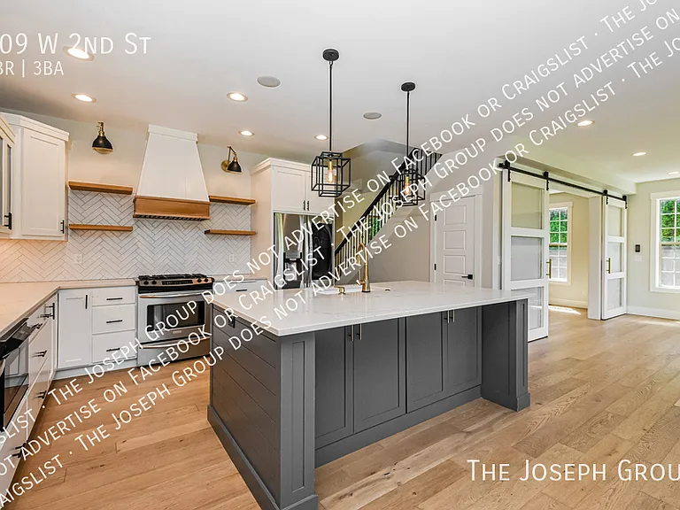 109 W 2nd St — Photo 10