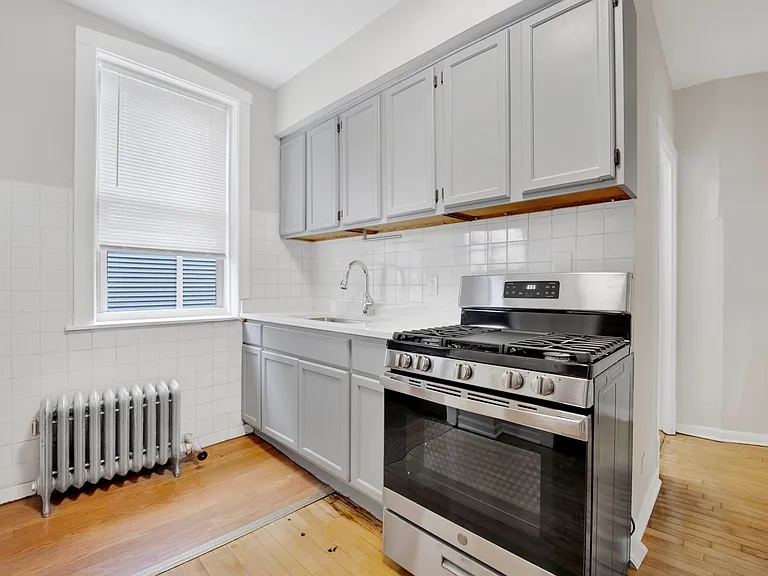 4742 W Roscoe St #2 — Photo 6