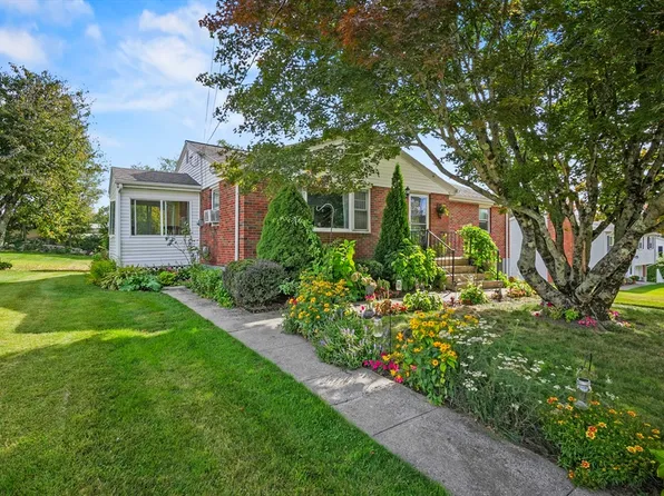 5 Leonard Ave, Dudley, MA 01571