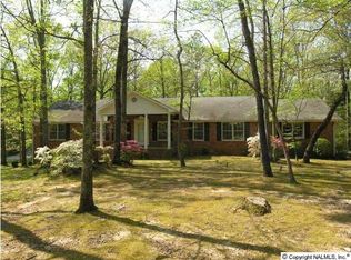 4413 Autumn Leaves Trl SE, Decatur, AL 35603