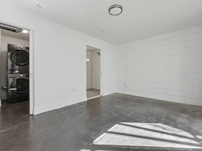 1737 Chalmers St #105E — Photo 6