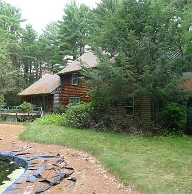 2nd image of 19 Perkins Cir