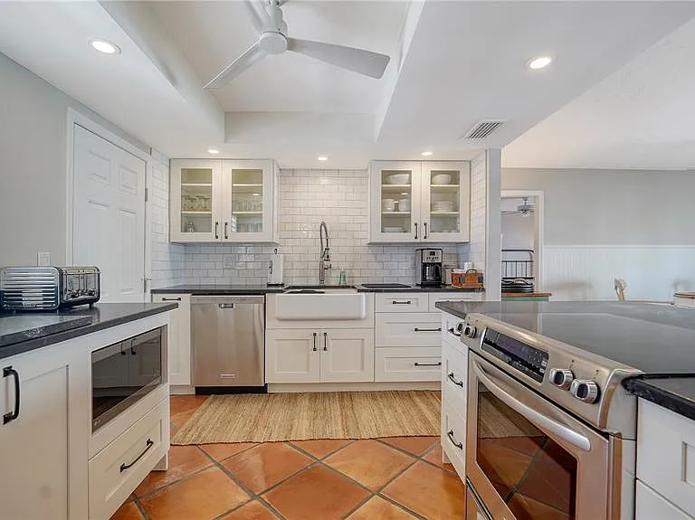 800 Benjamin Franklin Dr #406 — Photo 13