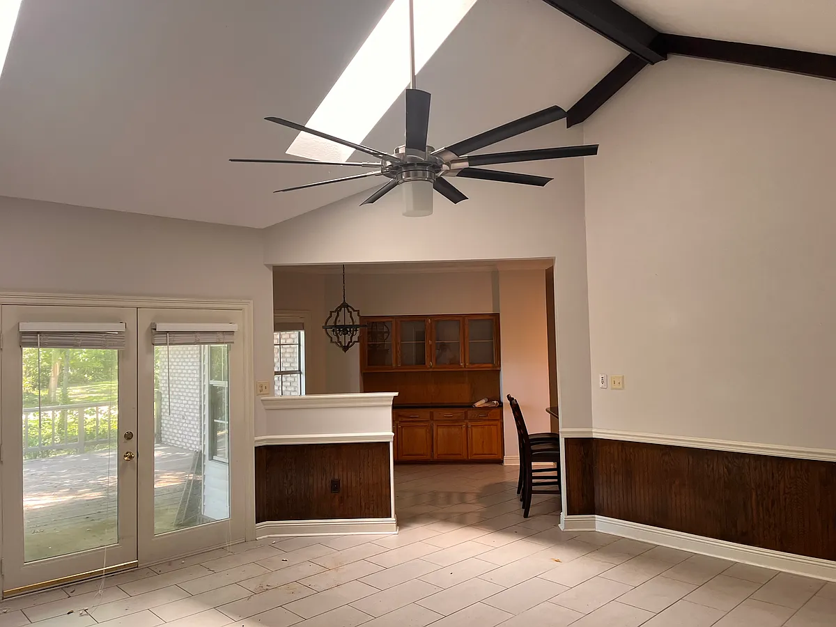Building Photo - 6623 Golf Club Dr