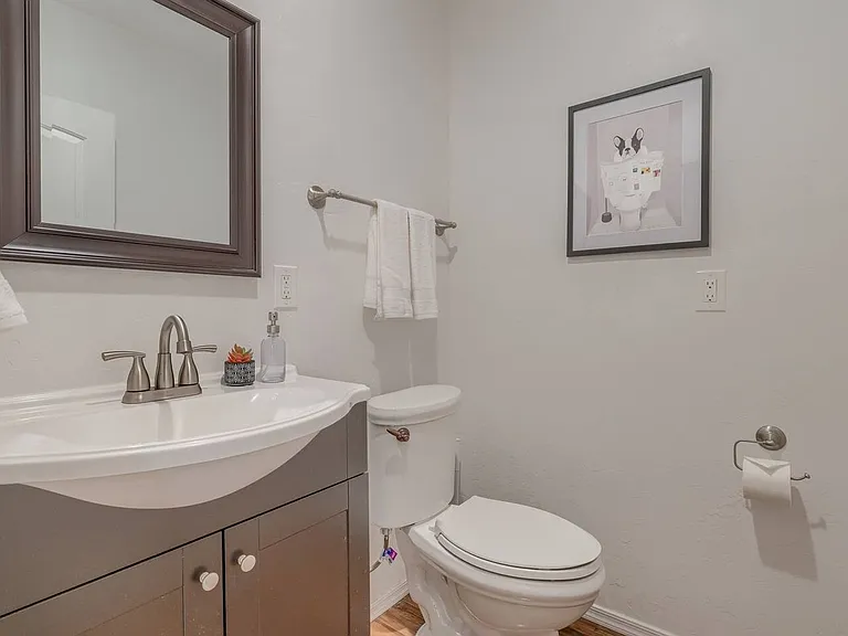 Los Altos — Photo 16