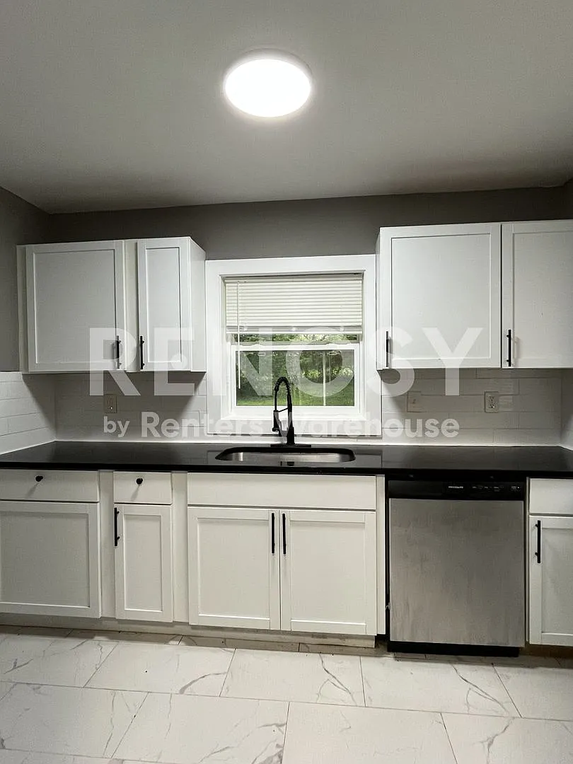 Cozy Rehabbed 4 Bed, 2 Bath Ranch Home with New Appliances - Schedule your self-guided tour today :) — Photo 3