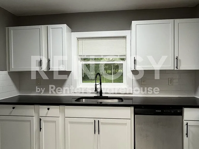 6812 College Ave — Photo 3