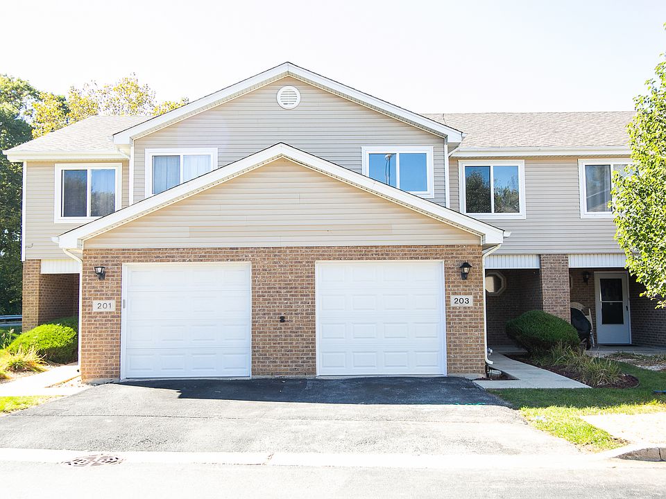 1st image of 203 Sycamore Dr