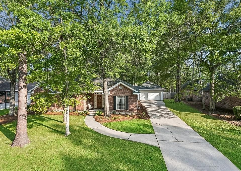 1st image of 43 Forest Green Dr