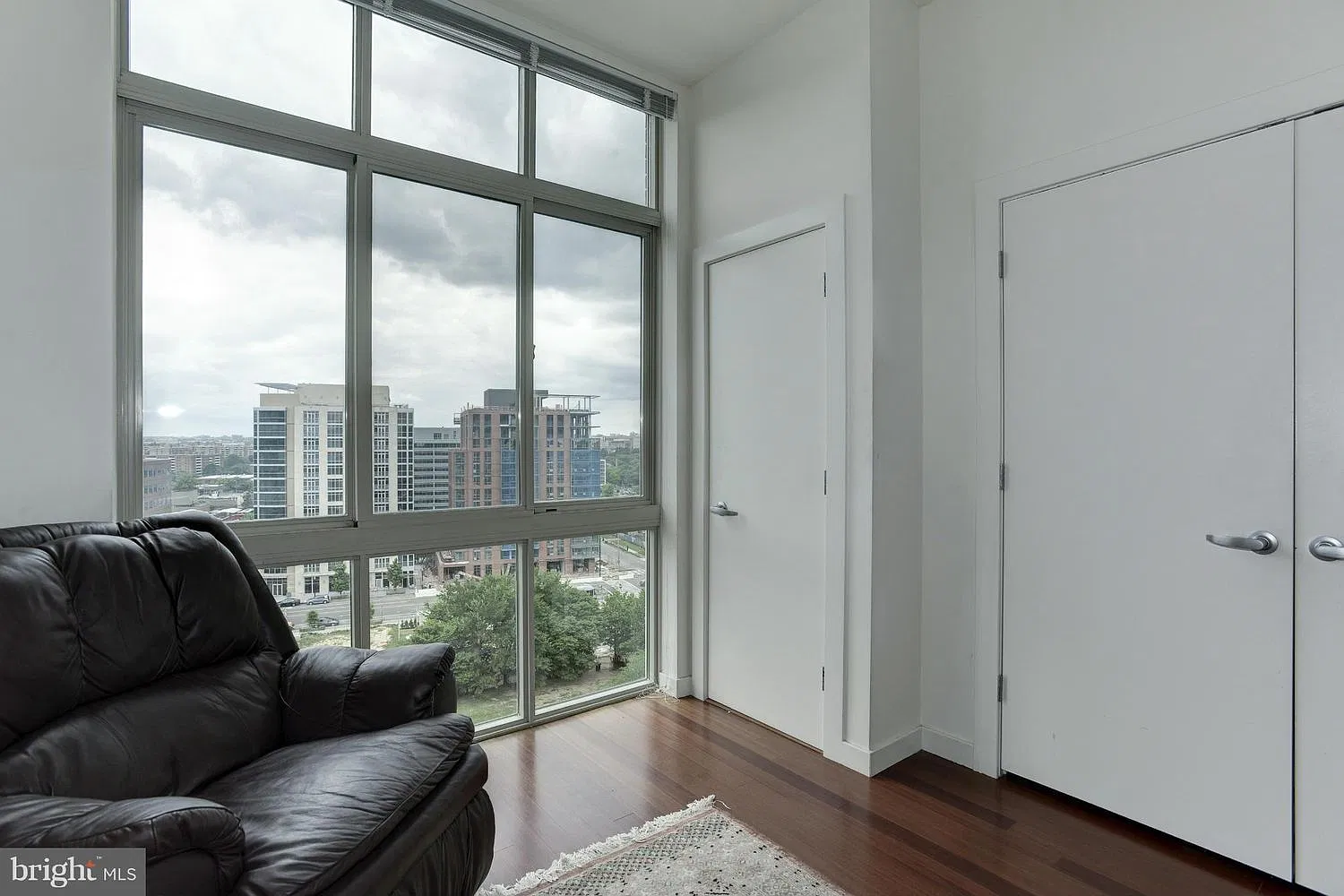 2 bed, 935 sqft, $3,250 — Photo 4