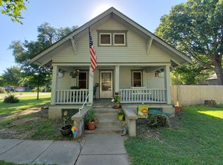 329 Harvey St, Halstead, KS 67056