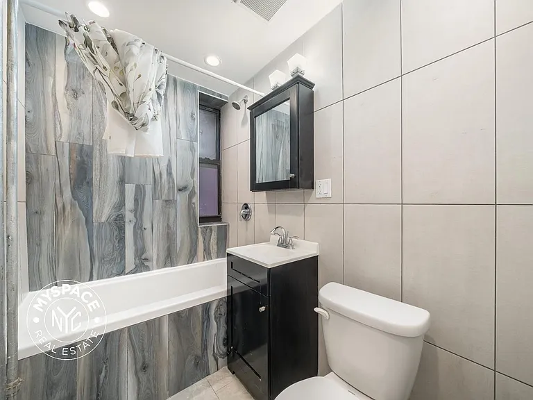 641 Saint Marks Ave #2I — Photo 8