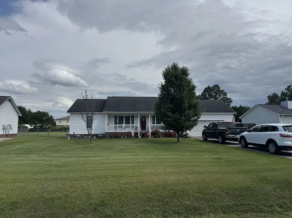 2345 Mayfield Dr, Winterville, NC 28590