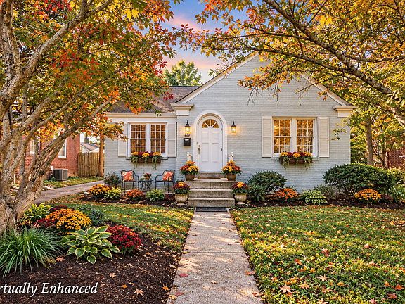 2nd image of 220 Barberry Ln