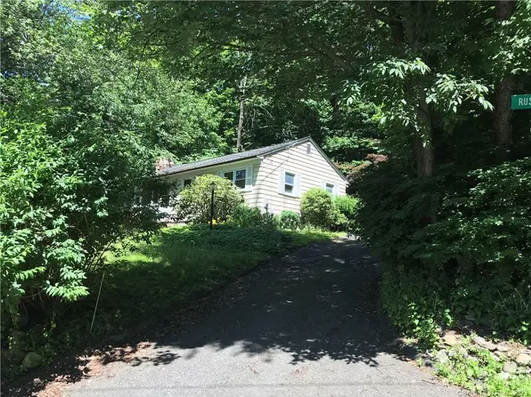 8 Rustic Road, Ridgefield, CT 06877
