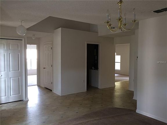 5th image of 136 Marsh Pine St