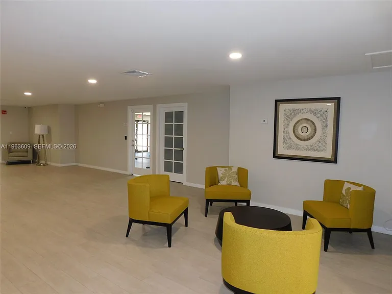 8025 SW 107th Ave #321 — Photo 15