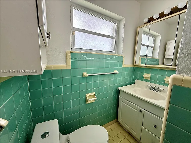 110 Antilla Ave — Photo 15