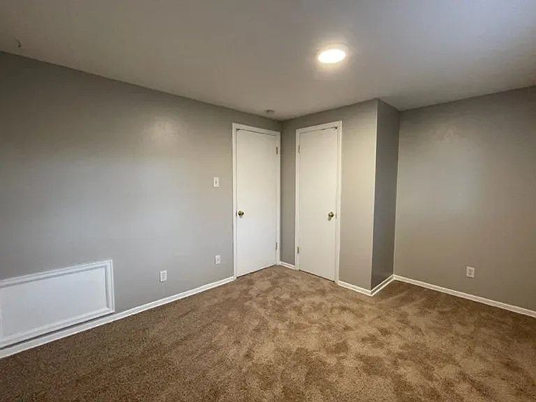 387 S Queen Cir — Photo 8