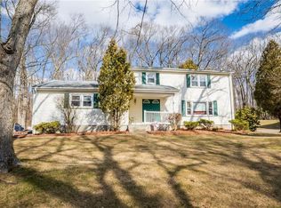 16 High Ridge Dr, Cumberland, RI 02864