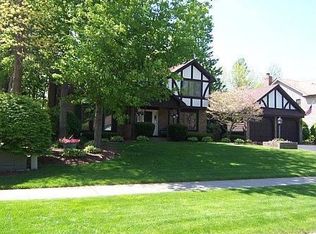 331 Pinebrook Dr, Rochester, NY 14616