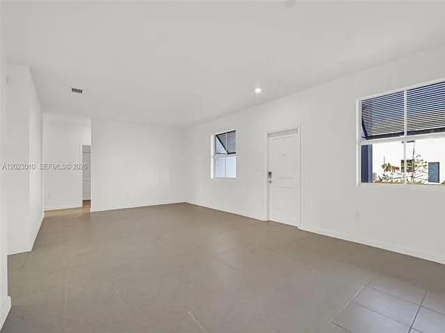 27210 SW 156th Ave — Photo 3