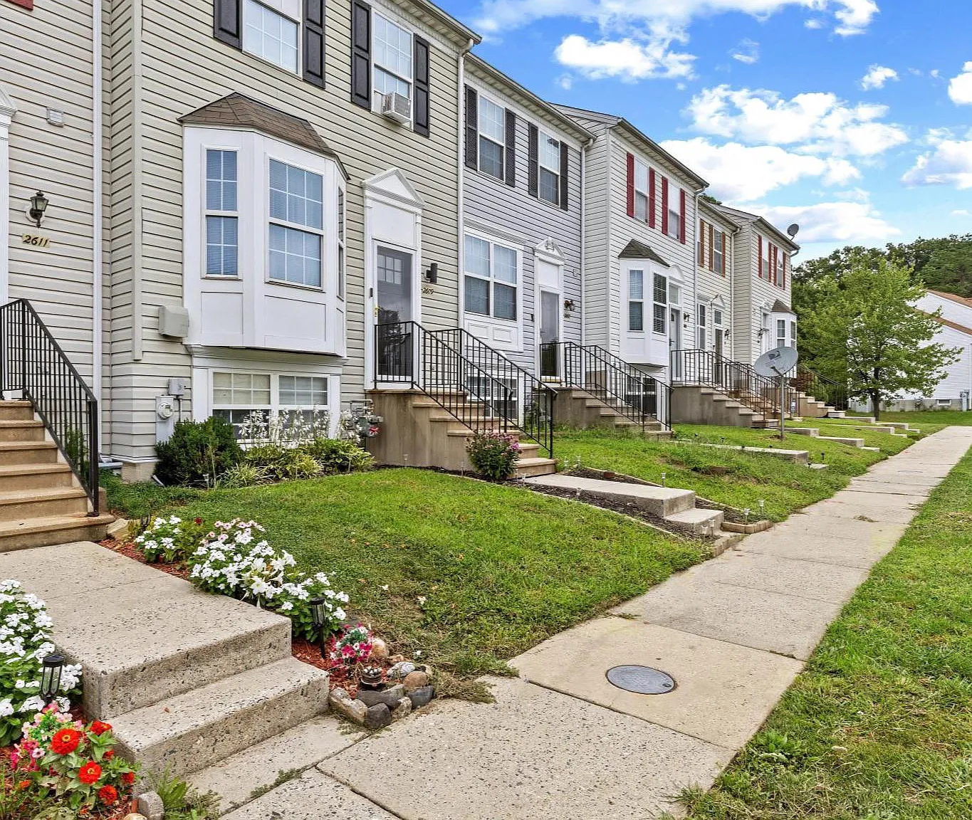 3 bed, 2.0 bath, 1444 sqft, $2,250 — Photo 2