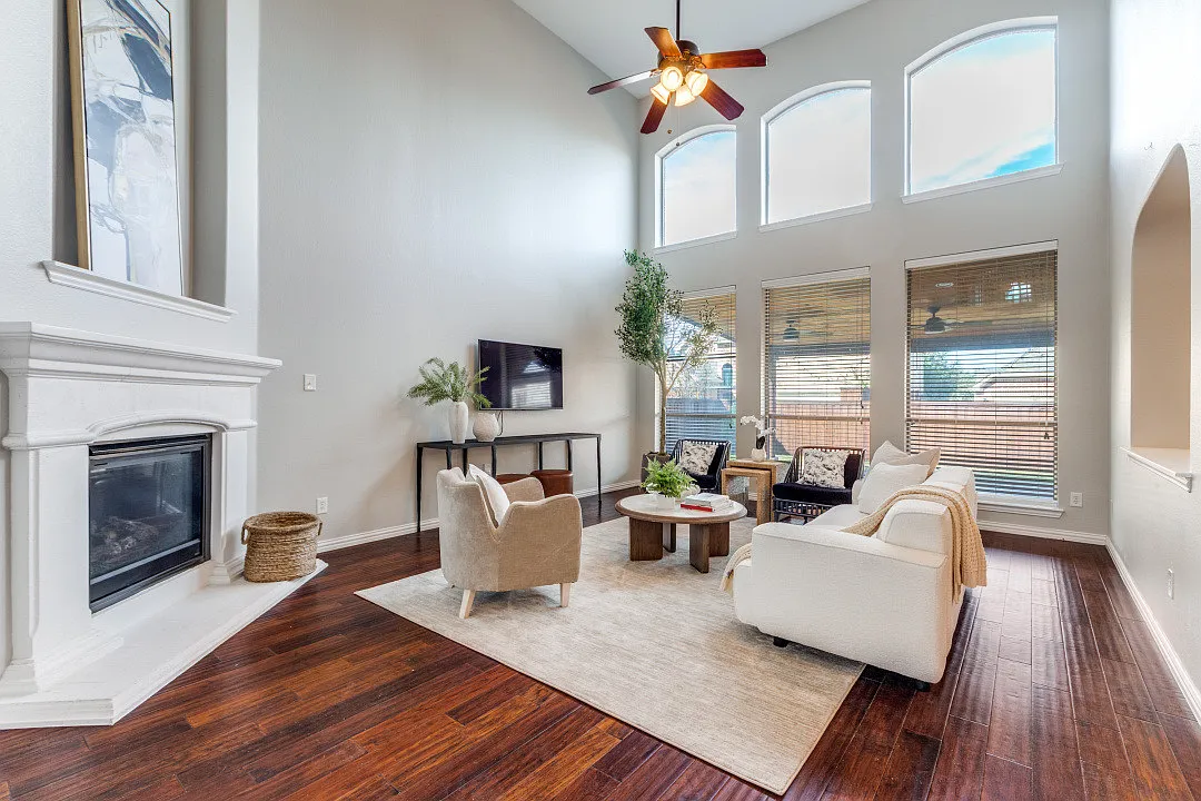 4 bed, 4025 sqft, $3,900 — Photo 4