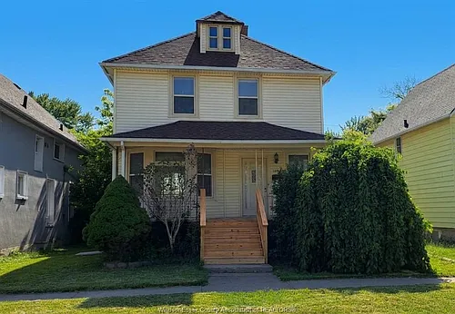 363 McKay Ave Photo 1