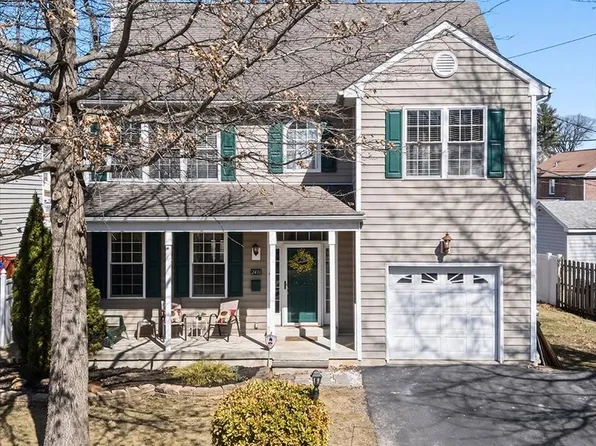 2431 Gilbert St, Broomall, PA 19008