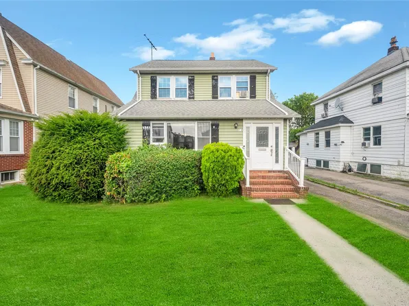 73 Bismark Avenue, Valley Stream, NY 11581