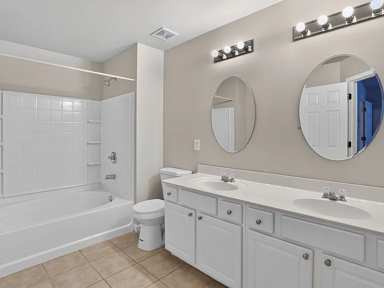 730 Celeste Ln SW — Photo 11
