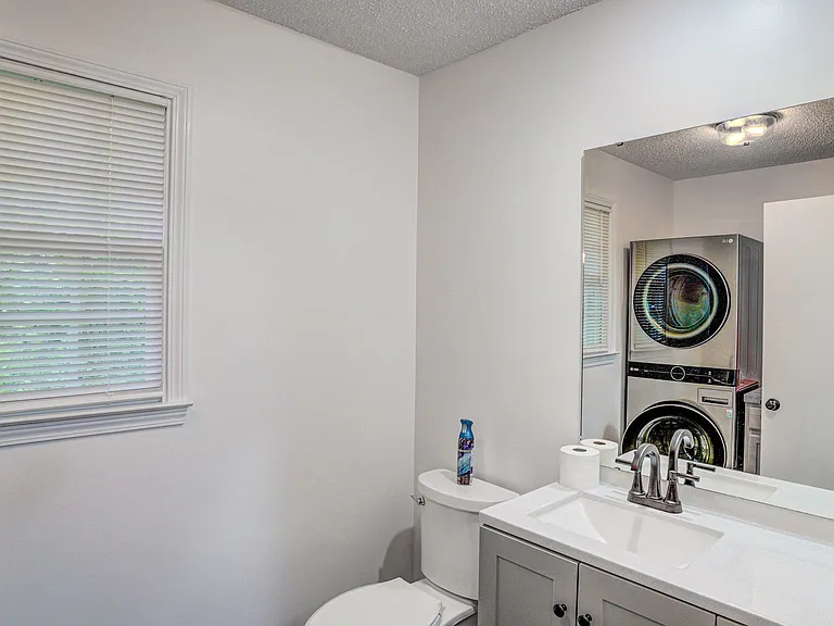 1709 Herrin Dr — Photo 5
