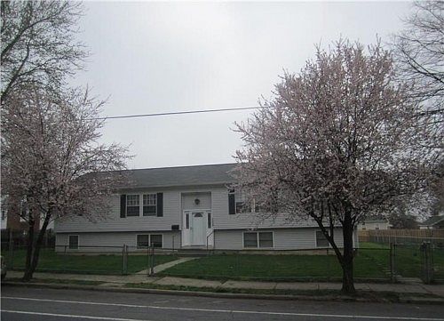 1st image of 7524-26 Buist Ave