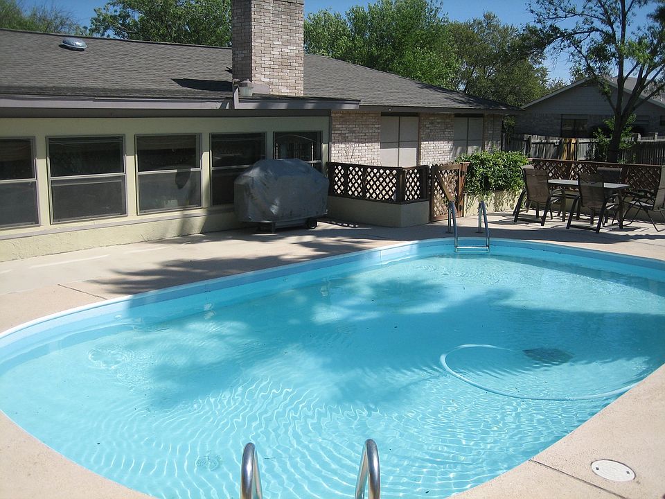 pool area