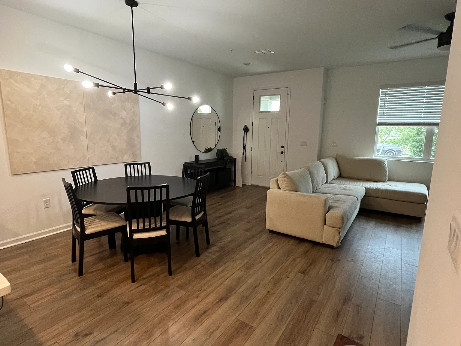 3 bed, 2.5 bath, 1678 sqft, $2,695 — Photo 4