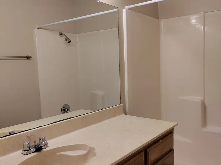 GV324 — Photo 6