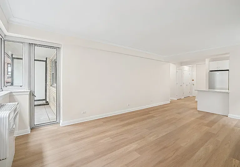85 E End Ave #2N — Photo 3