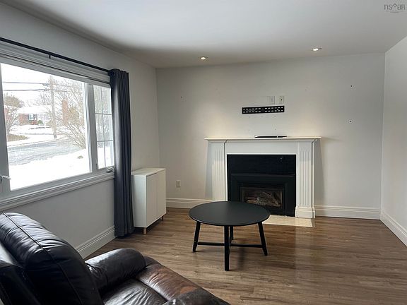 5th image of 274 Pleasant St