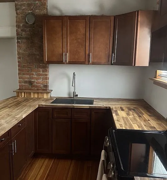 5 Charles St #2 — Photo 1