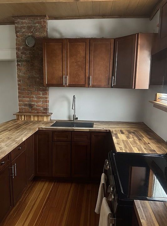 1st image of 5 Charles St Floor 2